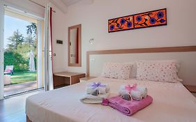 Pixel B&B
